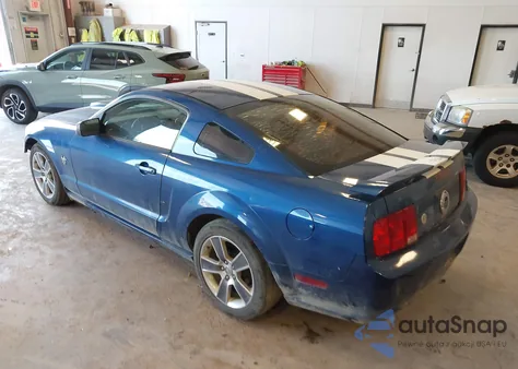 2009 Ford Mustang Gt/Gt Premium z USA, uszkodzony, nr VIN 1ZVHT82H995109811